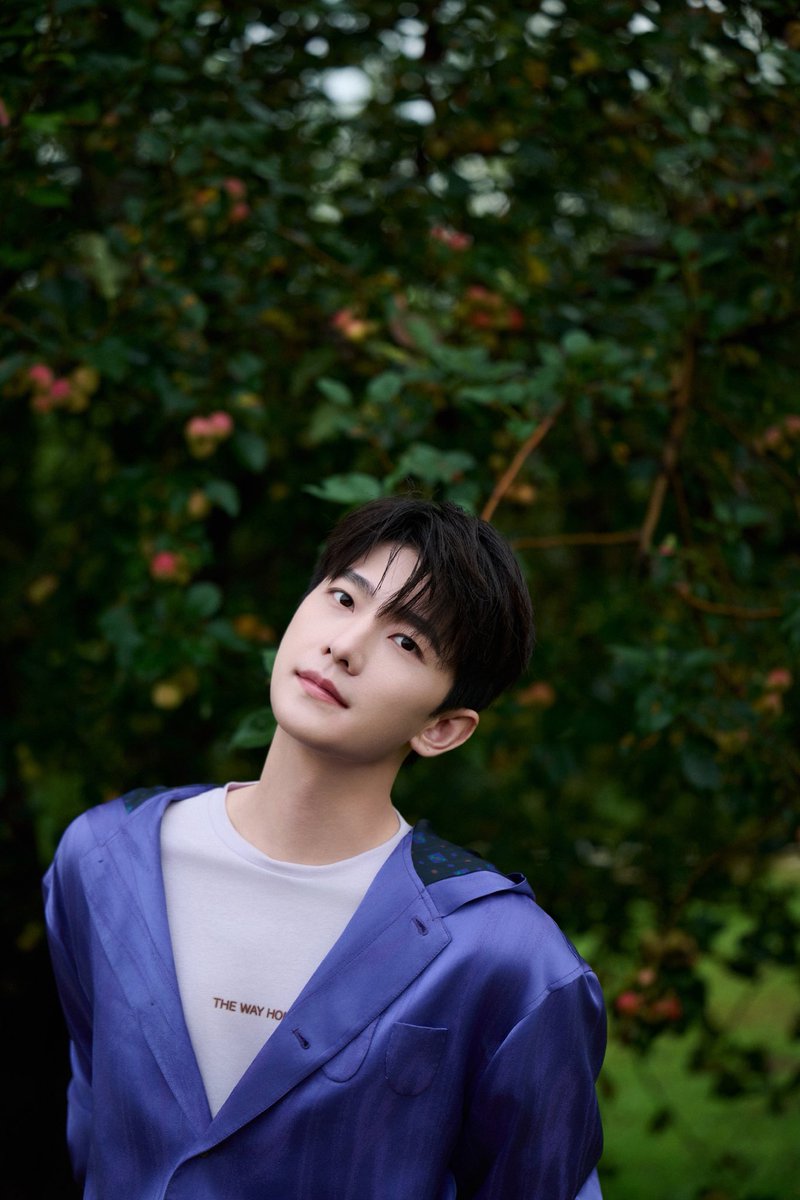 🏕 บันทึกชีวิตประจำวันของหยางหยาง

HBD TO  YANGYANG
#0909HappyYangYangDAY 

🌳 สรรพสิ่งล้วนเป็นบทกวีแห่งอิสรภาพ

มีเมฆาที่ล่องลอยบางเบา มีต้นไม้ที่หยั่งรากลึกมั่งคง มีดวงดาวที่ส่องสว่างชั่วนิรันดร์
ไม่ว่าแดดจ้าหรือฝนพรำ จงเป็นอิสระดั่งสายลมที่ไม่อาจนิยาม