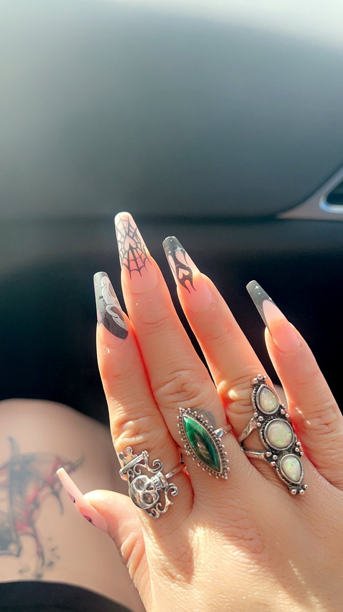 MsBrookePotter's tweet photo. Shut the fuck up asking if you can serve me or where I’m from…..send money and stop being so fucking useless! Goddess needs her nails done again!! https://t.co/ifey85nU46