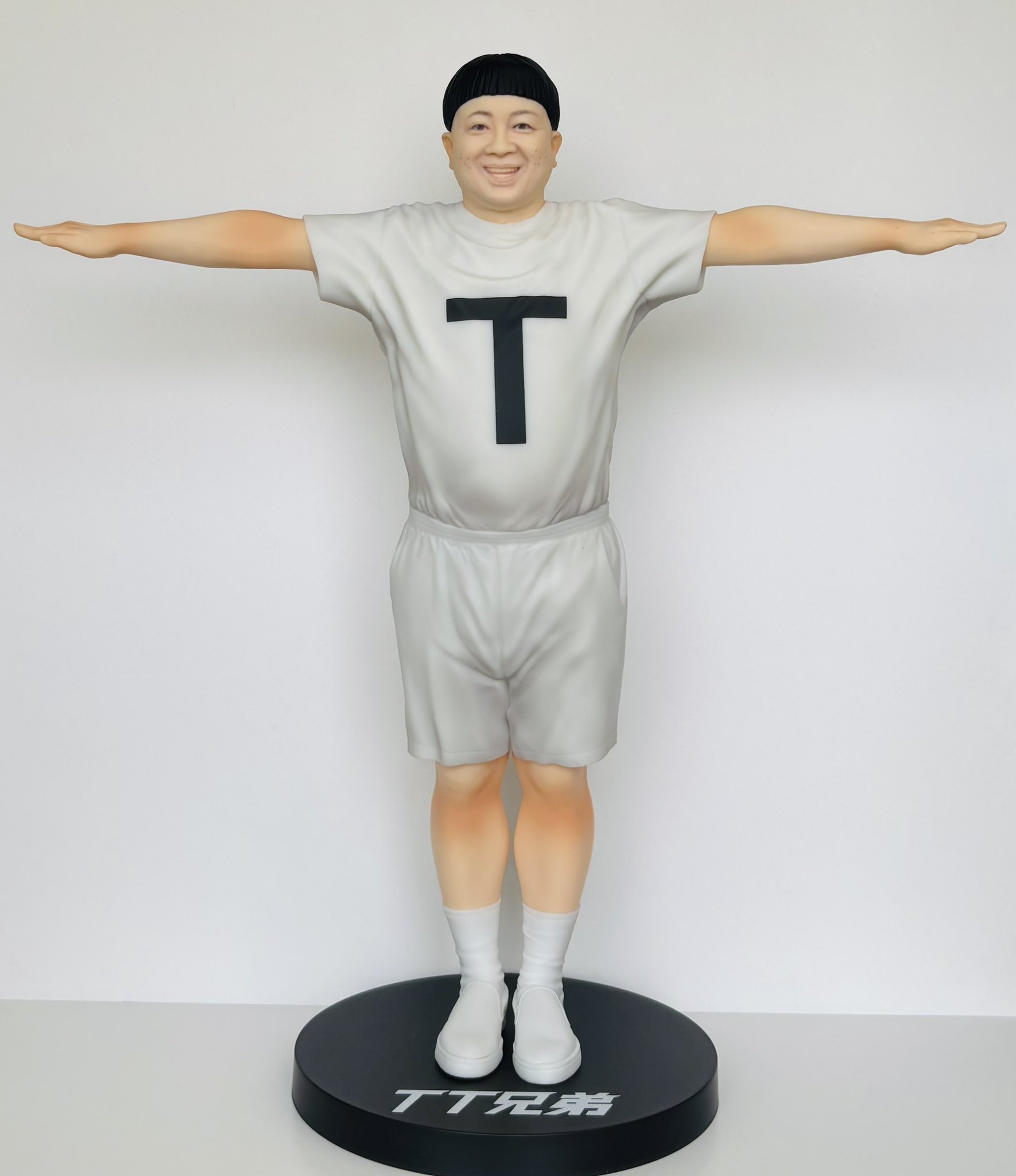 GIGO限定‼️ TT兄弟 フィギュア TT兄弟の等身大フィギュア、ゲームセンターに飾られる（コメント