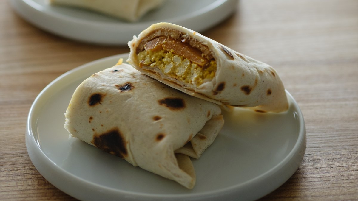 ✨ "AU VIVRES" VEGAN BREAKFAST BURRITO COPYCAT ✨
This recipe is a bit of an emotional trigger for me. It reminds me of a time when I had to be strong to change my life over. Read more about it on Patreon. 😊✨

Get the recipe on #Patreon 👉 patreon.com/posts/136751746 ✨