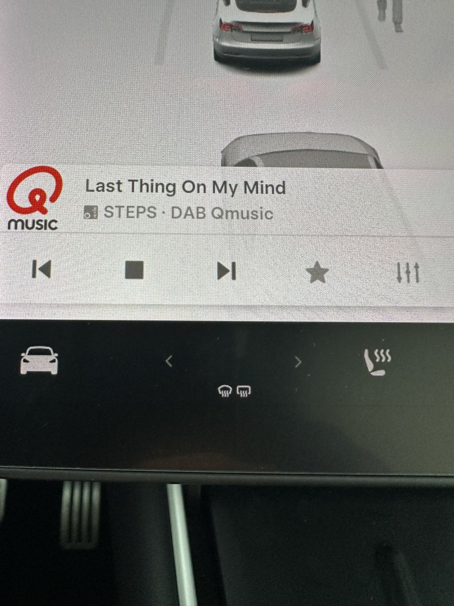 Undocumented change in 2025.32.3? When the A/C was inactive, the temperature in the dock was greyed out. Now it is completely empty. Or was this already the case in one of the previous updates? 

<a href="/NotATeslaApp/">Not a Tesla App</a>