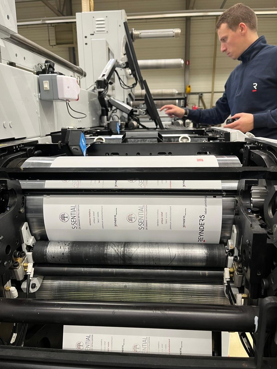 ACTEGA_global's tweet photo. ✨ The newly S-Sential samples were produced at #Reynders label printing in Libramont-Chevigny, Belgium and will be showcased at #Labelexpo Europe in Barcelona. Discover them at the #ACTEGA booth 3D41 – we’re looking forward to seeing you! 👋 https://t.co/egMwJ1zHiU