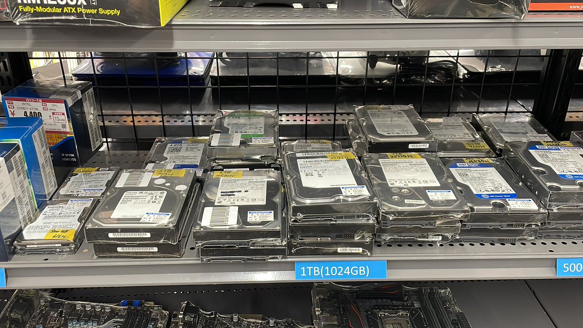 HDD在庫が増えています。 現在SSDが主流ですが、 データ保存用には、まだまだ活躍中です。 #ハードオフ #橋本 #HDD