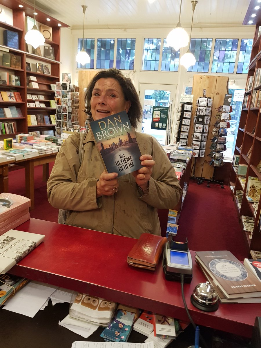 Het eerste exemplaar is verkocht.
Niet om 07.00 maar rond 09.30
#DanBrown
<a href="/lovinksboeken/">Boekhandel Lovink</a> 
#Lochem