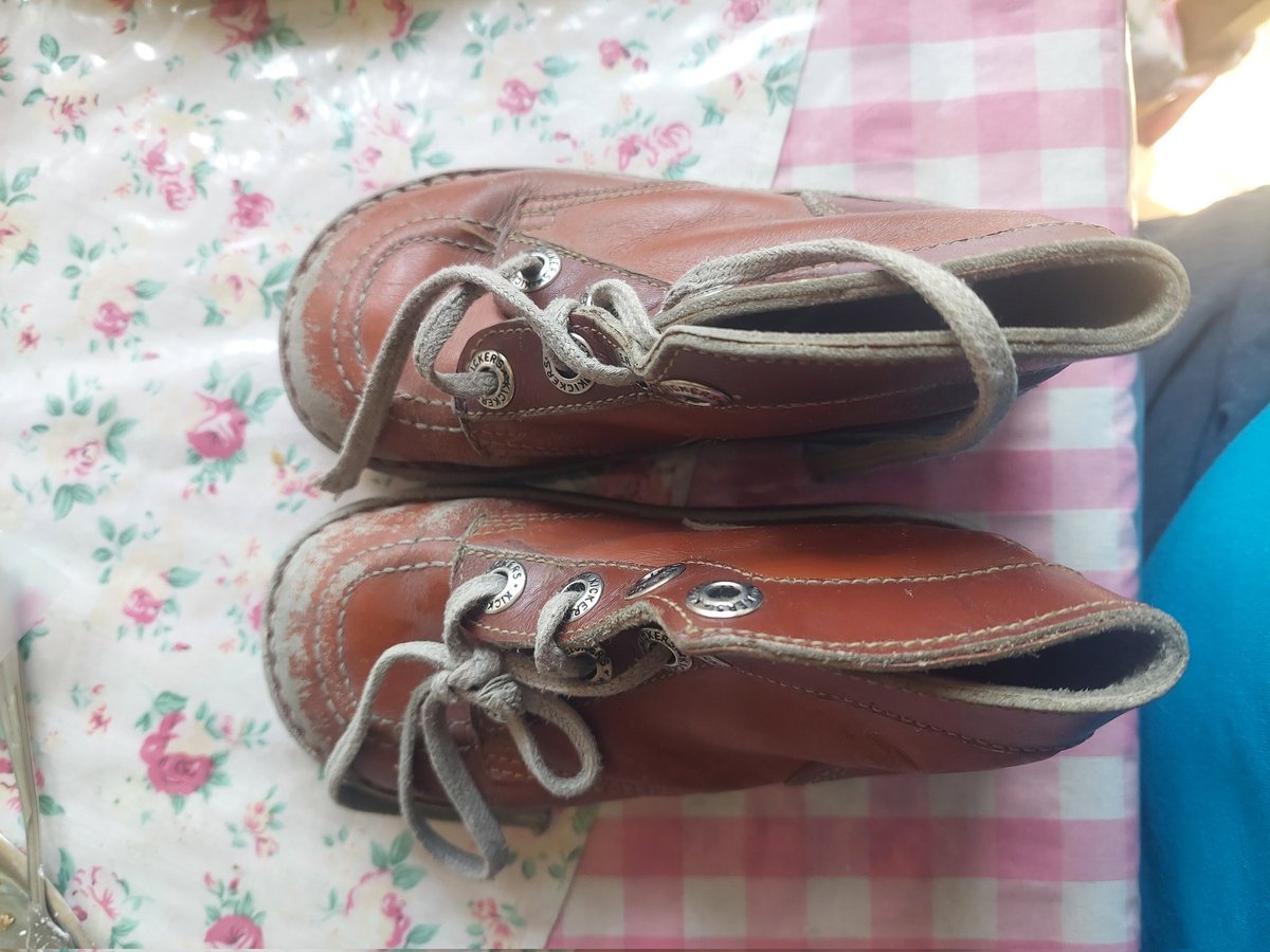 BabaMohamaD1's tweet image. شما هم وقتی بچه بودید  «کیکرز» داشتید؟