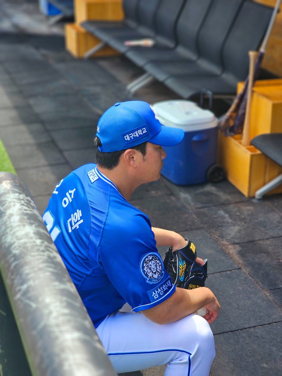 🗣: 21세기 최고의 마무리 투수는 오승환! 맞나요?
😑: 저 말고 누가 있을까요? ✨️🤷♂️✨️

영원한 라이온즈 21번의 주인공이 될👏 끝판대장과 만났습니다🦁
21년간 최고의 투수로 활약한 그는 이제 한시름 놓고... 제대로 몸을 만들어 볼 생각이라는데요⁉️💪
유니폼을 입은 파이널 보스 오승환의