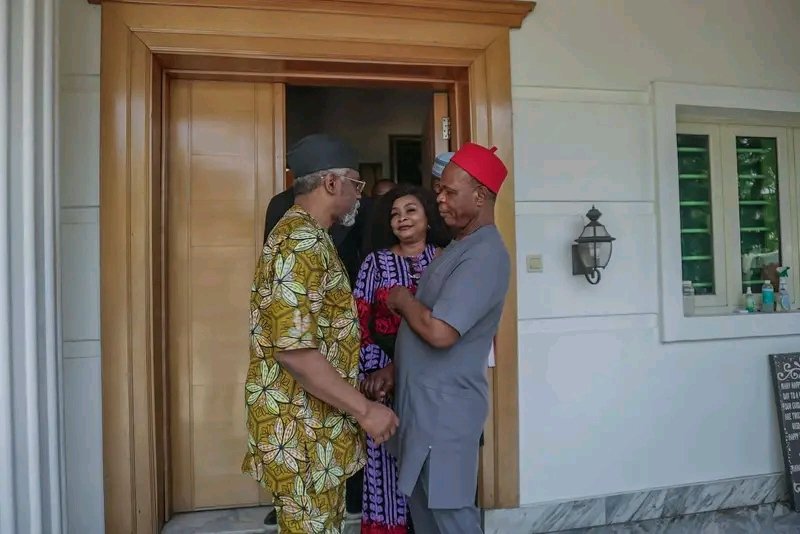 NigAffairs's tweet photo. Chisco Group Chairman, Chief Chidi Anayegbu, on Saturday, received a visit from President Tinubu’s Chief of Staff, Femi Gbajabiamila, at his Ikoyi residence in Lagos State https://t.co/QQ127FK7Wd