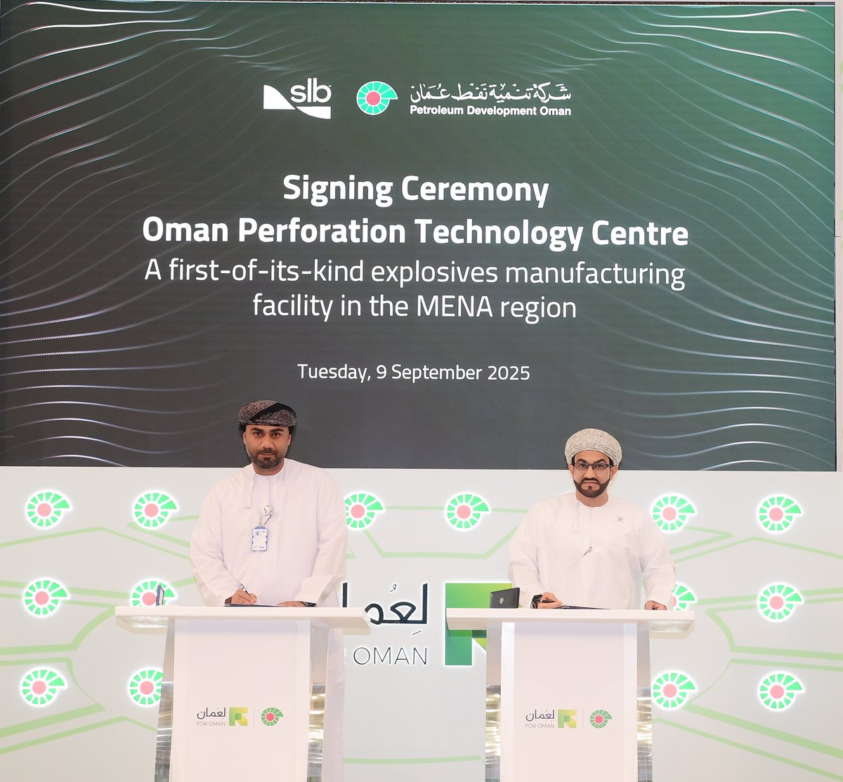 اتفاقية لإنشاء أول مركز لتقنيات تثقيب آبار النفط والغاز في الشرق الأوسط وشمال #أفريقيا بين شركتي "تنمية نفط #عُمان" و "اس ال بي" الفرنسية لتوطين الصناعات المتقدّمة وتعزيز سلاسل الإمداد الوطنية.

 #العُمانية