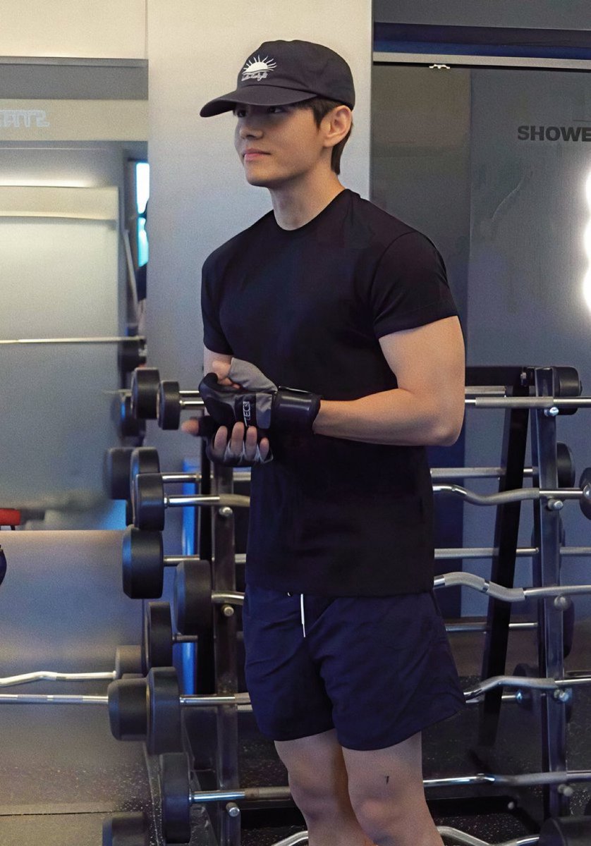 Duto Prasetya ᵛᶰˣ 𝓥𝓸𝓼 𝘉Λ𝘋𝘖𝘚 (@kimthaehyungg) on Twitter photo 