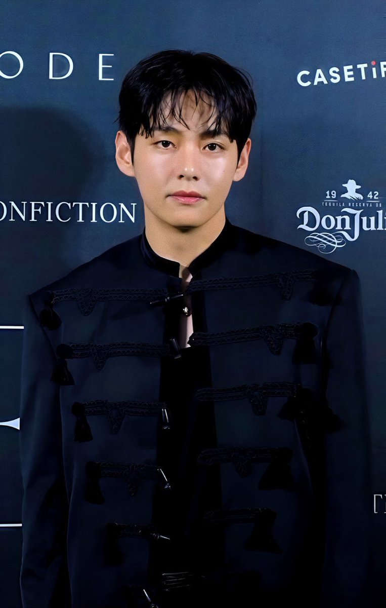 Duto Prasetya ᵛᶰˣ 𝓥𝓸𝓼 𝘉Λ𝘋𝘖𝘚 (@kimthaehyungg) on Twitter photo 