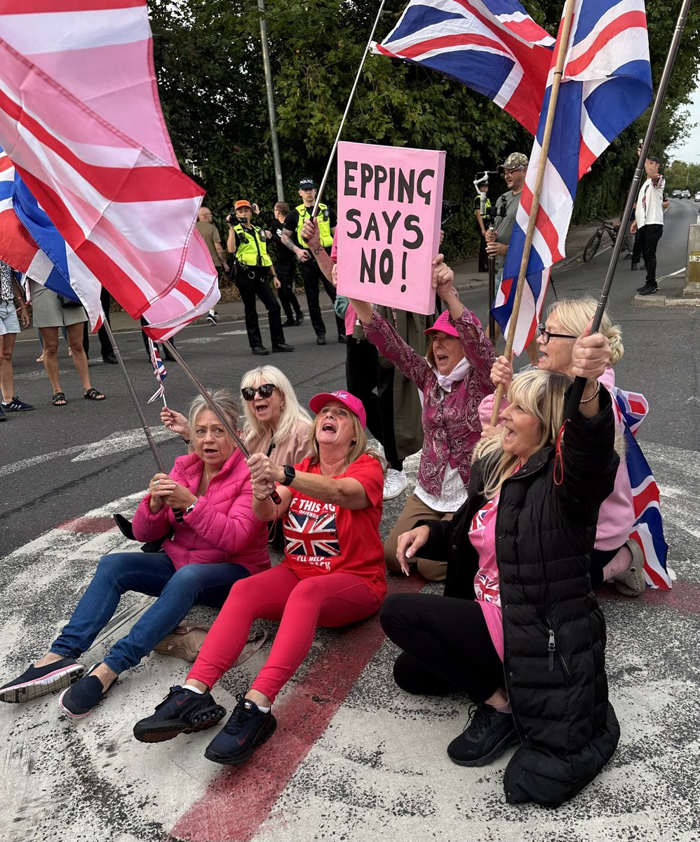 t/a Underscores Rn’t Us (@andyplumb4) on Twitter photo The Tragic Roundabout. The Tragic Roundabout.