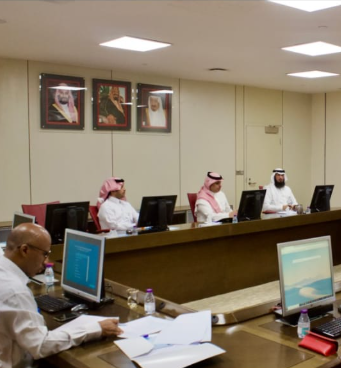 csspa_ksu's tweet photo. برئاسة عميد #كلية_علوم_الرياضة_والنشاط_البدني بروفيسور طارق بن علي الصالحي @Dr_Talsalhi رئيس لجنة المؤتمرات، عقدت اللجنة العليا المنظمة للمؤتمرات اجتماعها لوضع اللمسات الأخيرة للتحضير لـ " المؤتمر والمعرض الدولي السادس لعلوم الرياضة والنشاط البدني, تحت شعار "استضافة الأحداث الرياضية "؛ حيث تم إستعراض كافة الخطط والتجهيزات لضمان تنظيم نسخة استثنائية وفق أعلى المعايير العالمية لتليق بمكانة وأهمية هذا الحدث.