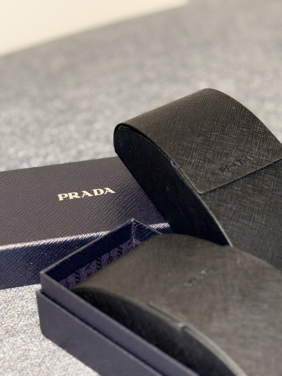 Future so bright had to put on shades

GN🌙