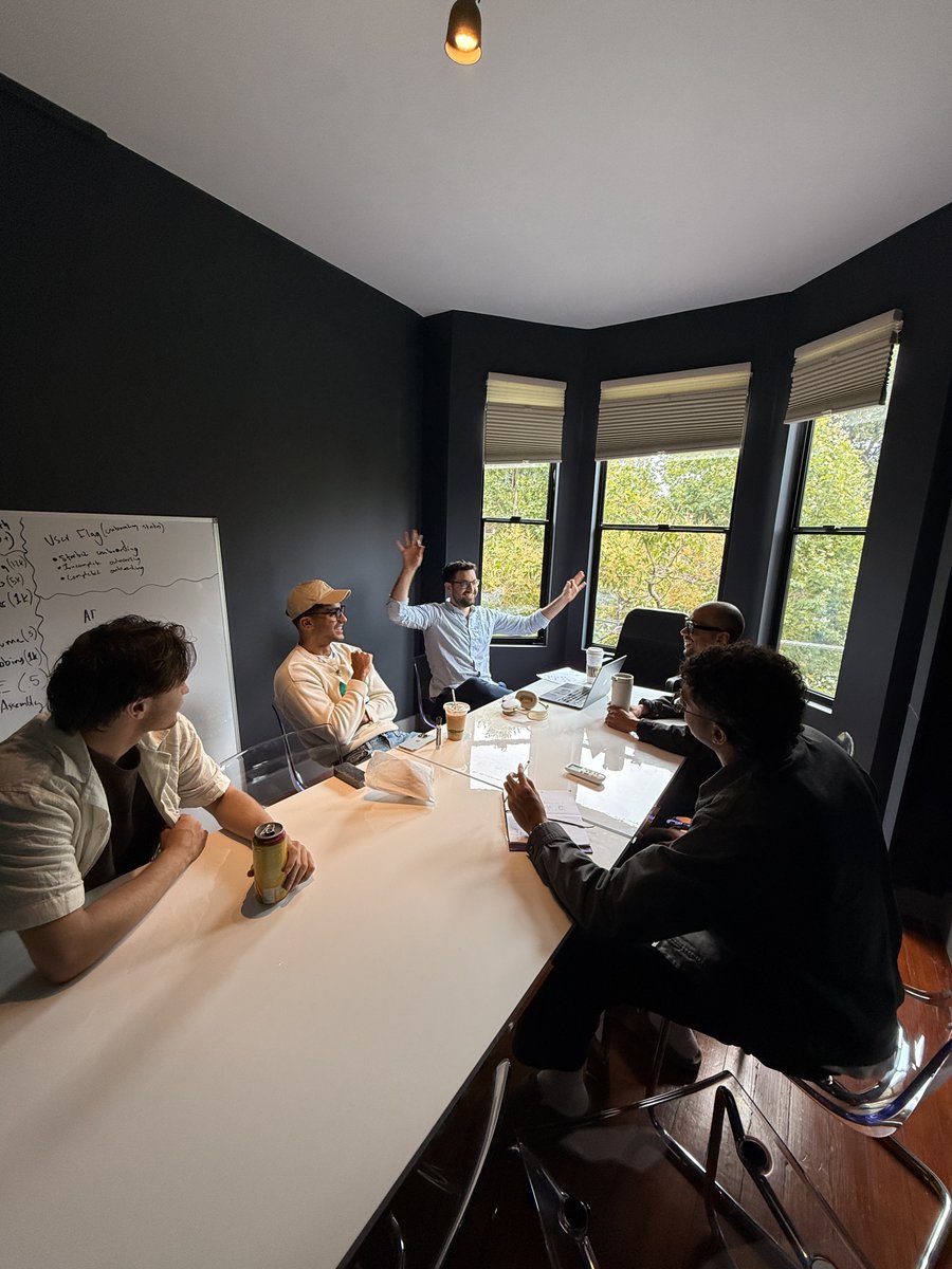jbaerofficial's tweet image. As fall ramps up, I’ve been reflecting on what an incredible summer it&apos;s been at Overlap. A quick recap:

- Welcomed two key rockstar members to our team (a Head of Growth Marketing &amp;amp; a Founding Designer)

- 5x’d ARR since June 🚀

- Onboarded multiple public companies as…
