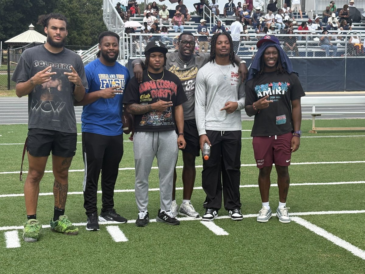 Coach Kato Hitson (@coachkato97) on Twitter photo 🚨🚨Not only did we lock in the W for Week 3, but some of our alumni stopped by during their bye week! 💪🔥
#NextUp #LeadTheCharge #NJCAA #CGTCTitans
<a href="/NateG_007/">Nathan Gardner</a> <a href="/mikemike2x2/">Micheal Cabellero</a> <a href="/zyan_mccoy/">Zyan Mccoy</a> <a href="/Antonevansjr/">Anton Evans Jr.</a> <a href="/RoryThomas30/">Rory Thomas</a> <a href="/NBenton22/">NBenton</a> 🚨🚨Not only did we lock in the W for Week 3, but some of our alumni stopped by during their bye week! 💪🔥
#NextUp #LeadTheCharge #NJCAA #CGTCTitans
<a href="/NateG_007/">Nathan Gardner</a> <a href="/mikemike2x2/">Micheal Cabellero</a> <a href="/zyan_mccoy/">Zyan Mccoy</a> <a href="/Antonevansjr/">Anton Evans Jr.</a> <a href="/RoryThomas30/">Rory Thomas</a> <a href="/NBenton22/">NBenton</a>