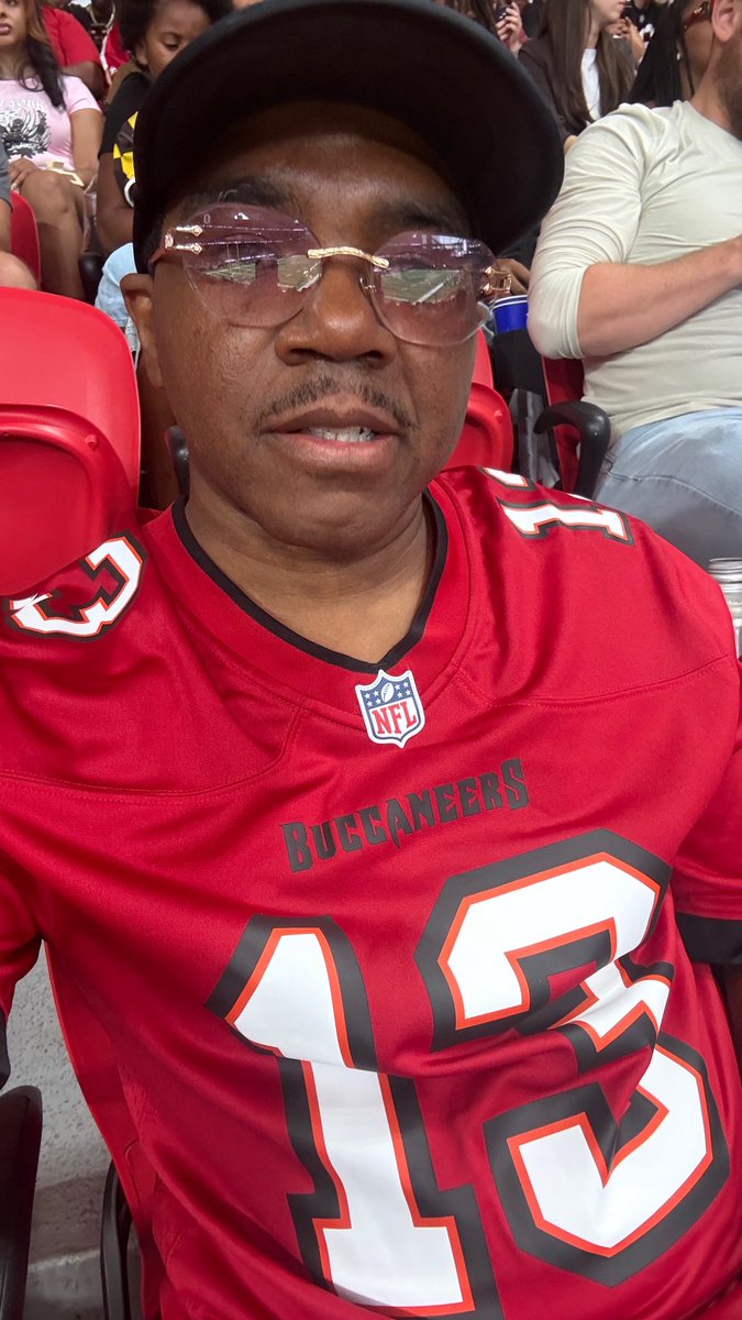 young2thapj's tweet photo. Let’s go @Buccaneers ‼️🏴‍☠️🏴‍☠️🏴‍☠️ https://t.co/OzK9KKGzxy