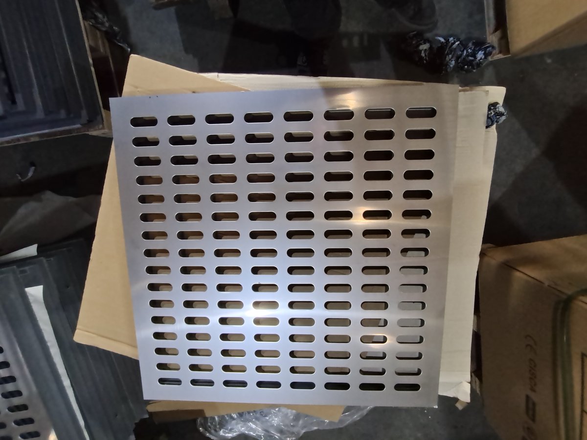BaggioArm's tweet photo. perforated panel with stainless steel surface https://t.co/QdAX3zXBvJ #antistatic #conductive #raisedaccessfloor #accessfloor #raisedfloor #aluminumraisedfloor #flooring #interiordesign #environmental #pisoelevado #фальшпол #yükseltilmişzemin #perforated #airflow #datacenter https://t.co/0RUJ4y2OAS