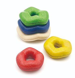 elfforcustomer's tweet photo. 【乳児】
『ウェーブスタッカー』5カ月～
波打ったドーナツ状のパーツが5段重ねになっており、凹凸や穴を利用して重ねたり立てたりと、手先の遊びが広がります。
ゴムの木の削りくずから生まれた独自素材"プランウッド"が高く評価され、今年のドイツTOY AWARDのサステナブル部門で大賞を受賞しました！ https://t.co/FZxcHIAfAM