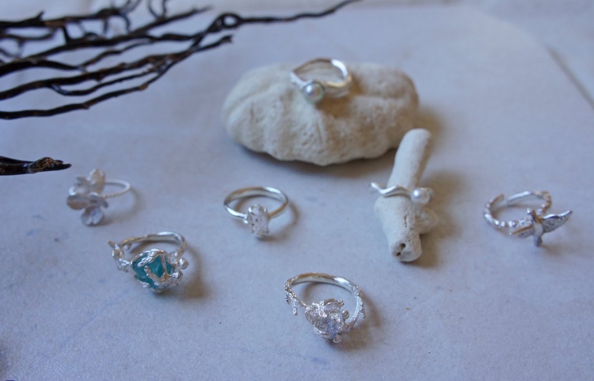 台風と六甲おろしの神戸阪急ありがとうございました🌿
ご遠方からお立ち寄りくださった方々、投稿にいいねしてくださり深く感謝です😭