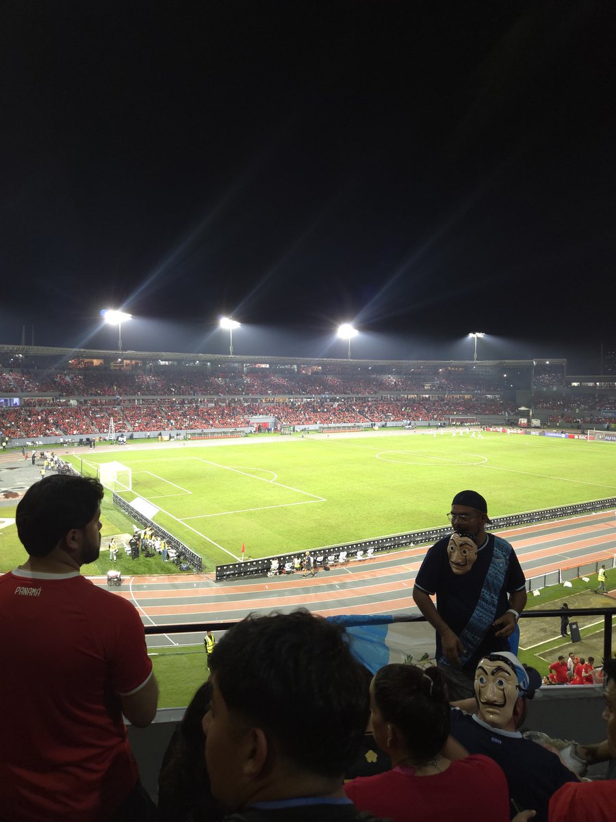 Notesoskr's tweet image. Aqui viendo a #ismaeldiaz y #fajardo fallucar tiros 🙂