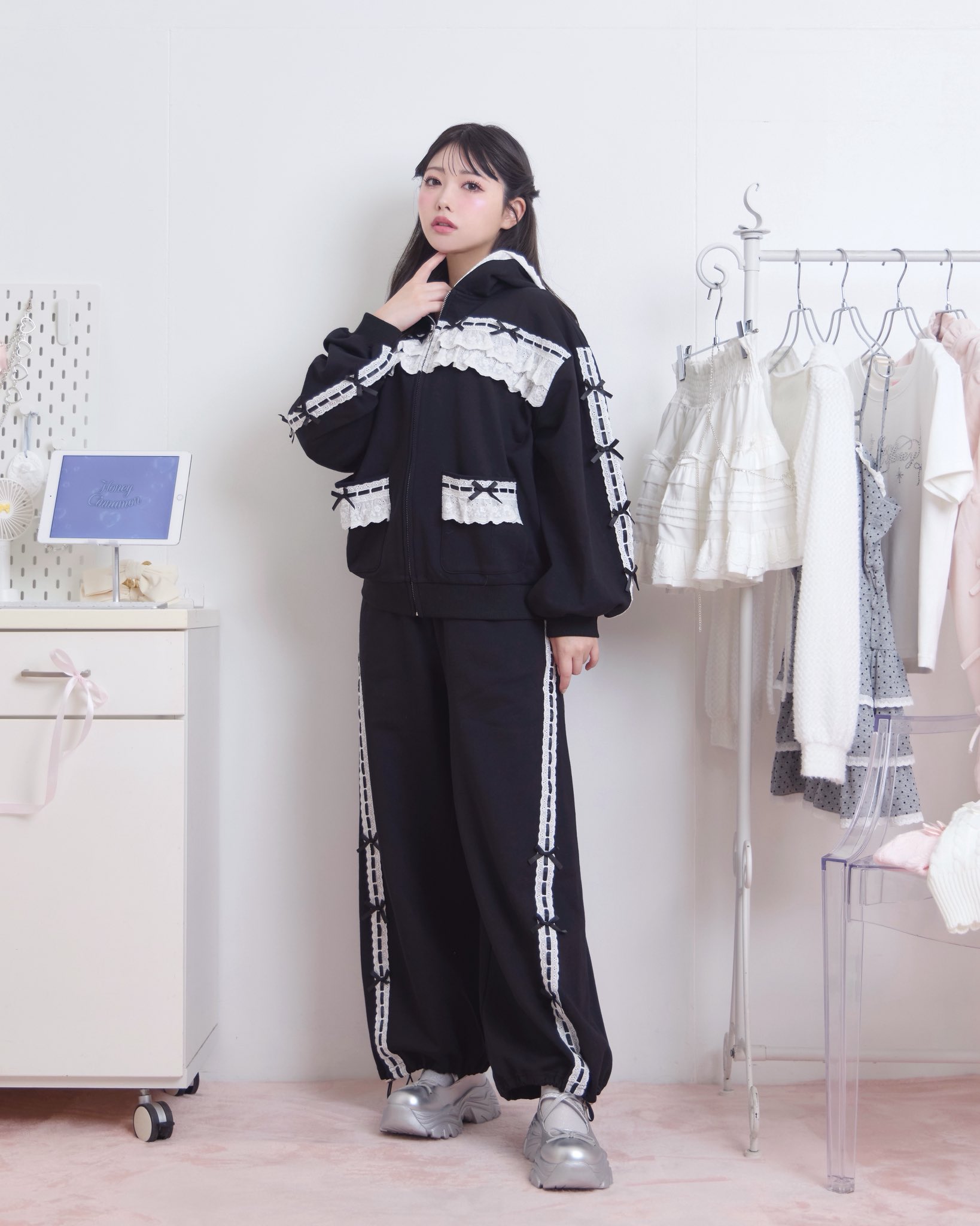 れもん◆デニーローズらしい可愛いデザインの黒コットンスウェットTOPS！S れもん◇デニーローズらしい可愛いデザインの黒コットン