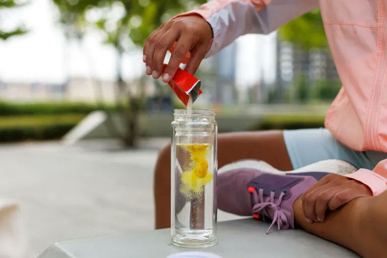 LuxeeLineage's tweet image. Hydration = skincare’s best friend 💧✨ From coconut water to herbal teas, these 9 dietitian-approved drinks keep you glowing inside &amp;amp; out. Drink smarter, not just more water 👉
 #HydrationHack #SkincareBoost