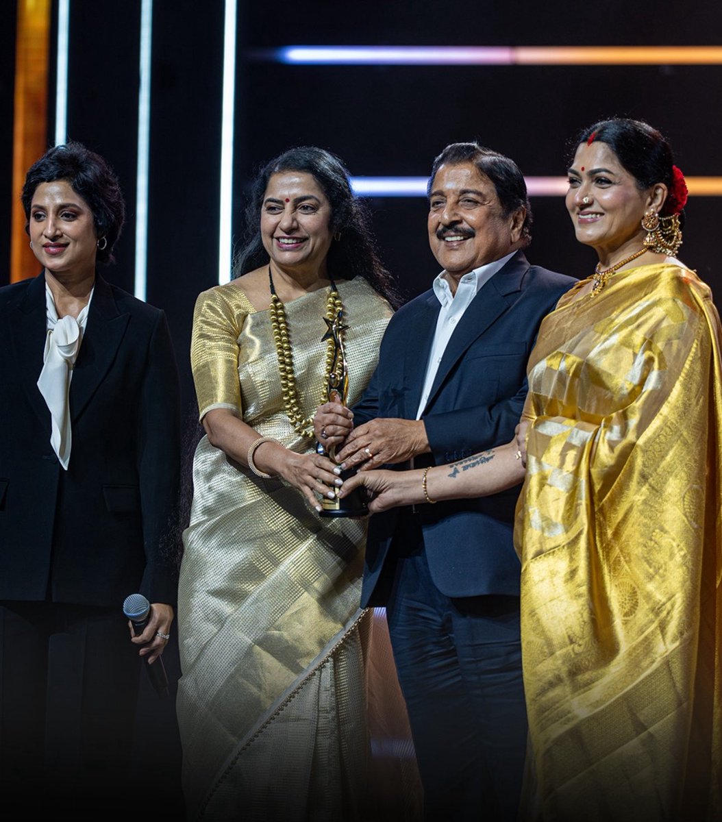 sridevisreedhar's tweet image. Heartfelt congratulations to #Sivakumar sir on being honoured with the Exemplary Achievement Award at #SIIMA2025 ✨

Your journey and contributions continue to inspire us over generations 🙏🙏🙏 🌟 @siima @2D_ENTPVTLTD @DreamWarriorpic @Suriya_offl @Karthi_Offl @vishinduri…