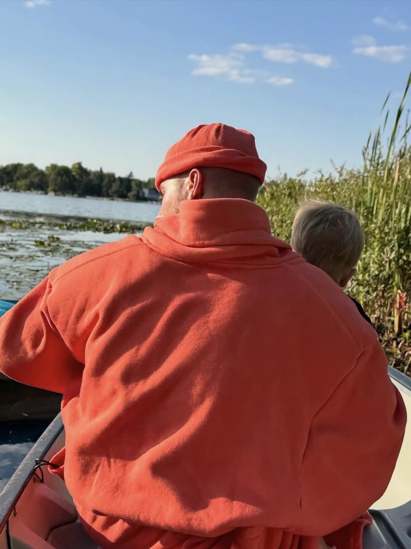 G0YMqJeboAASYnD?format=jpg&name=medium Justin Bieber Stuns Fans With Rare Outing as He Brings His Son to a Hidden Escape Few Have Ever Seen
