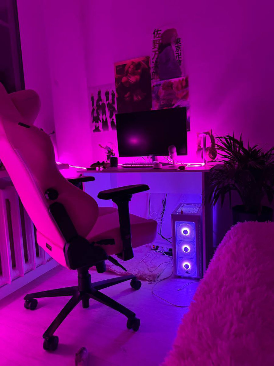 npmted's tweet image. ниче не знаю, мне нравится мое логово