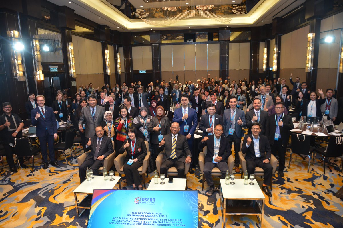 mykesuma's tweet photo. ๐ฒ๐พ Malaysia sebagai Pengerusi ASEAN 2025 menjadi tuan rumah 18th ASEAN Forum on Migrant Labour (AFML) hari ini!
Fokus: hak pekerja migran, migrasi selamat & pekerjaan bermaruah ke arah SDGs.
#KESUMAforASEAN #AFML2025 #MigrantLabour #MalaysiaMADANI #ASEAN2025 #KESUMA https://t.co/kanxfcZgL1