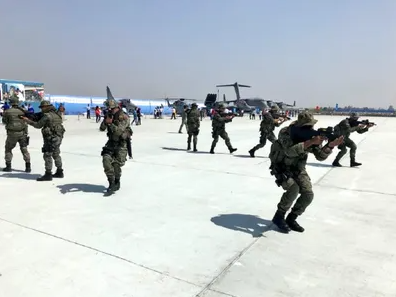 soldier_update's tweet photo. In a rare display of joint synergy and extreme endurance, PARA SF and MARCOS successfully concluded a successfully high-altitude combat diving exercise in Sikkim’s icy waters.
#IndianArmy #IndianNavy #PARA #MARCOS #JointOps
#OMITB #TejRan https://t.co/YjrYPCqdf6