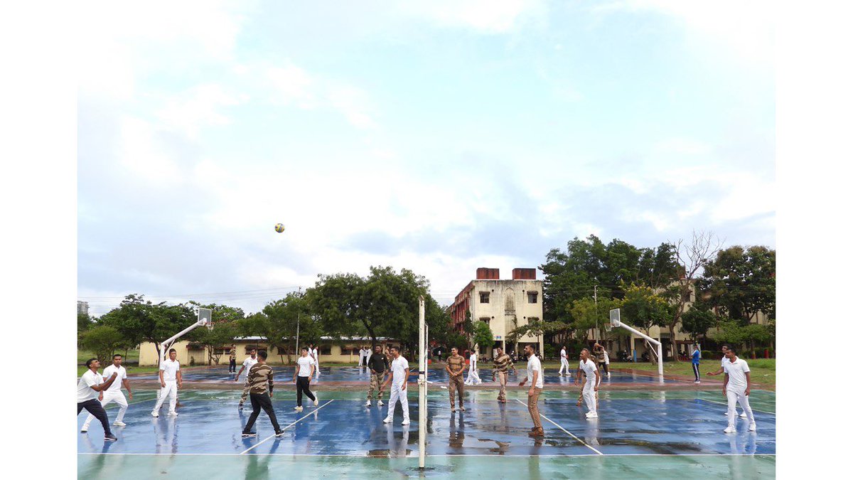 IaSouthern's tweet image. Forging Stronger Shields for the Nation

As part of the #Military–Civil Fusion Training initiative, the Shivneri Brigade under the aegis of #Golden Katar Division has launched a comprehensive two-week #Counter-Terrorism Capsule for 100 CISF personnel at Foreign Training and