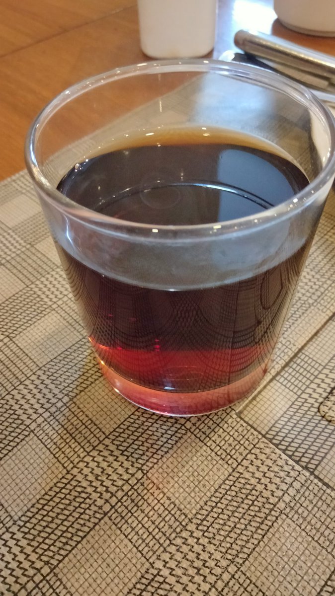 whe they gotta make the tea so hot. Spice tolerance is my forte but my weak ahh 猫舌can't handle hot drinks n food.