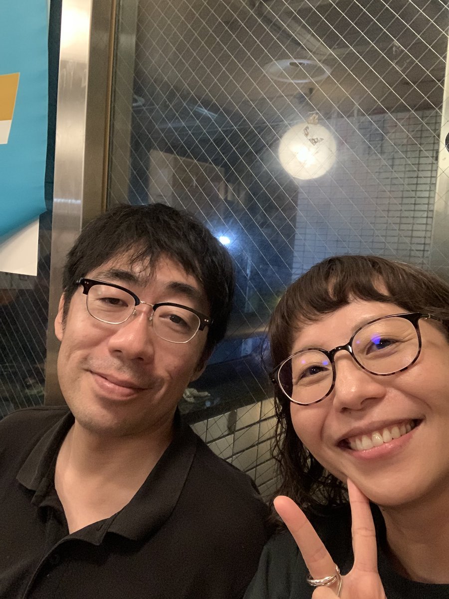 zabibubebo's tweet photo. 演劇を辞める前の最後の舞台で夫婦役だったいさやんと、今回親子役で組めたのは嬉しかった。いさやんは稽古の時からただ真っ直ぐついて行けば幸子さん���いられたので完全に頼りきっていた。年下のいさやんと親子の擬似体験が出来るなんて演劇って本当自由だ。この自由さが大好きなんだよ。

#HAMAYONS https://t.co/hwVgDINmvC