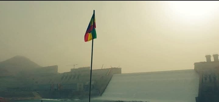 የድል ተሻሚዎች በታላቅ ህዝባዊ ንቅናቄ ከደሞዙ፣ከኪሱ አዋጥቶ  የተገነባን ግድብ አስተዋጽኦህ ለምንም የቀረበ ነው ብለው ሊያጣጥሉበት ቢሞክሩም ከብዙ አስተዳደራዊ ንቅዘትም ጋር ቢሆን የኔ ትውልድ አሳክቶታል🙌

ኢትዮጵያዊያን ሆይ እንኳን ደስ አለን