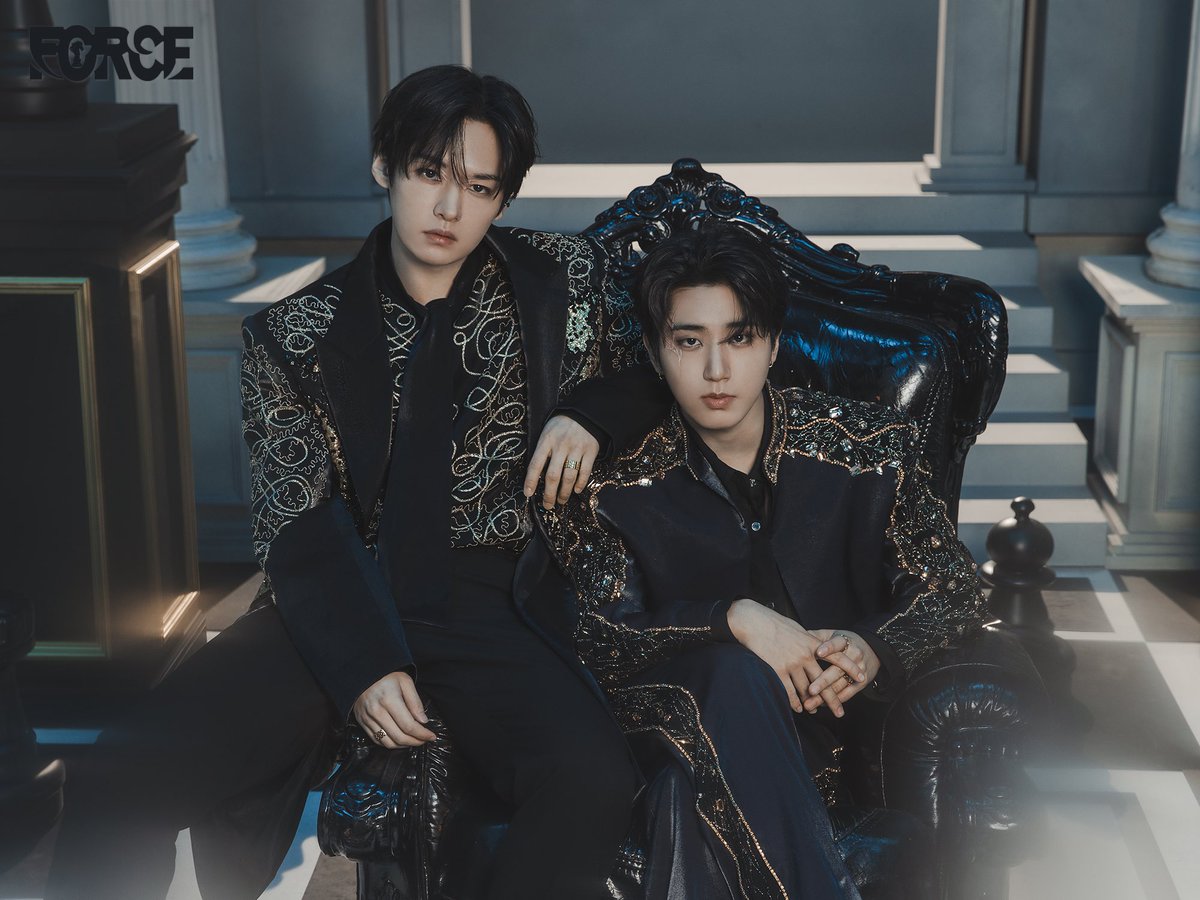 이거 뭐죠???
지금 귀에서

하니: 그래서 우선 내 후궁들부터 들이기로하엿다. 시작은 한 다섯정도?(엿지만 노노빈께서 비녀들고 다쫓가냄)
미노: 제가 후궁이되어서 아양이라는걸 한번... (비릿하개웃으며) 떨어보죠