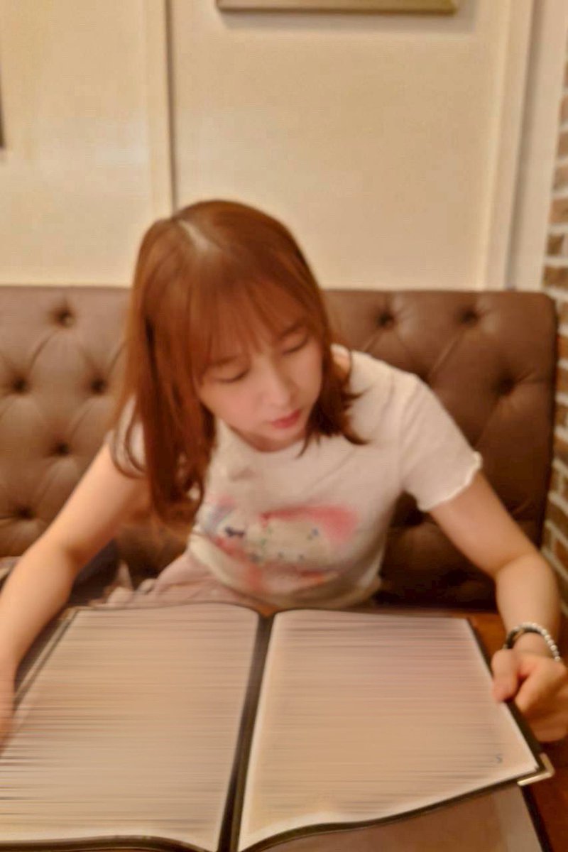 _ayane_suzuki's tweet image. 10月26日、シアター1010にてファンミーティングを開催いたします！
今回はファンクラブ開設2周年を記念したイベントです✨
みなさんと楽しい時間を共有できたら嬉しいです☺️
よろしくお願いいたします！

インスタとは違う写真を🤳

#鈴木絢音ファンクラブ