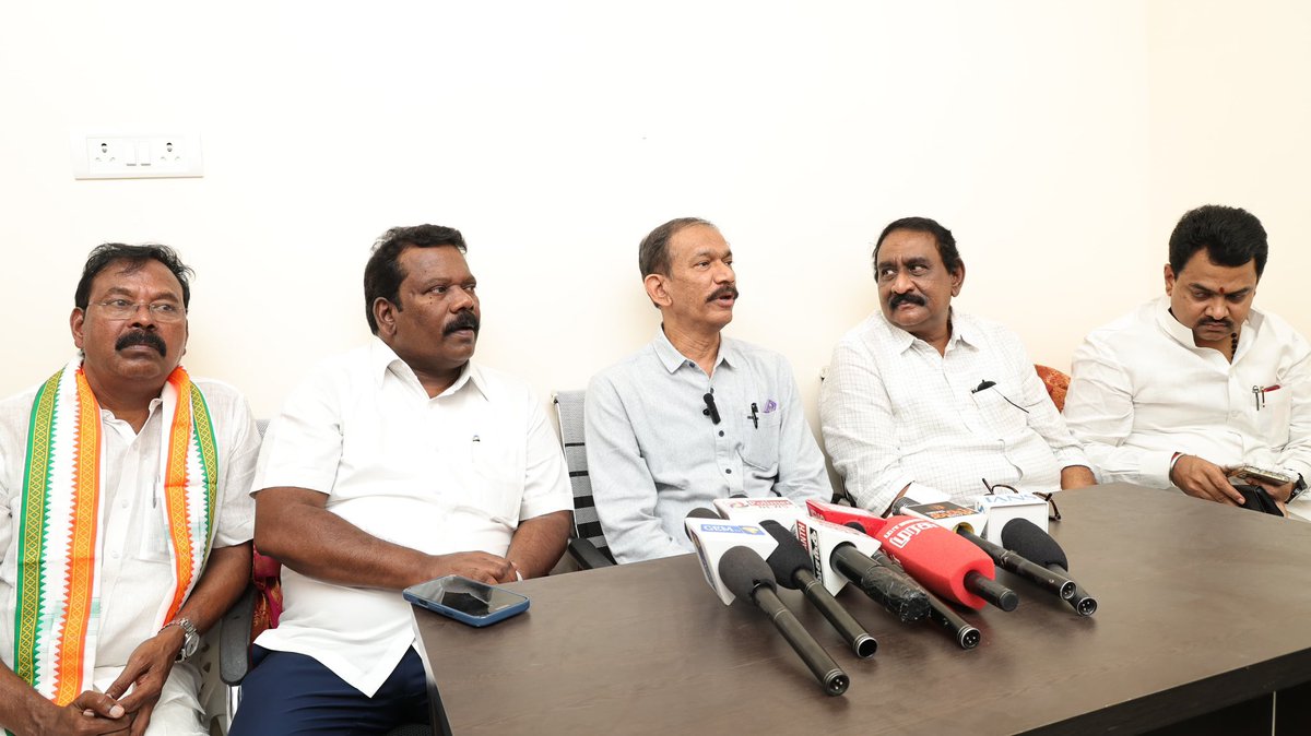 Press Conference in Tamil Nadu with PCC President <a href="/SPK_TNCC/">Selvaperunthagai K</a> 

The people of Tamil Nadu are sending a clear message  they will not tolerate BJP’s corruption and vote chori. From the ground to the media, the resistance is strong and united.

Congress and the people of Tamil Nadu