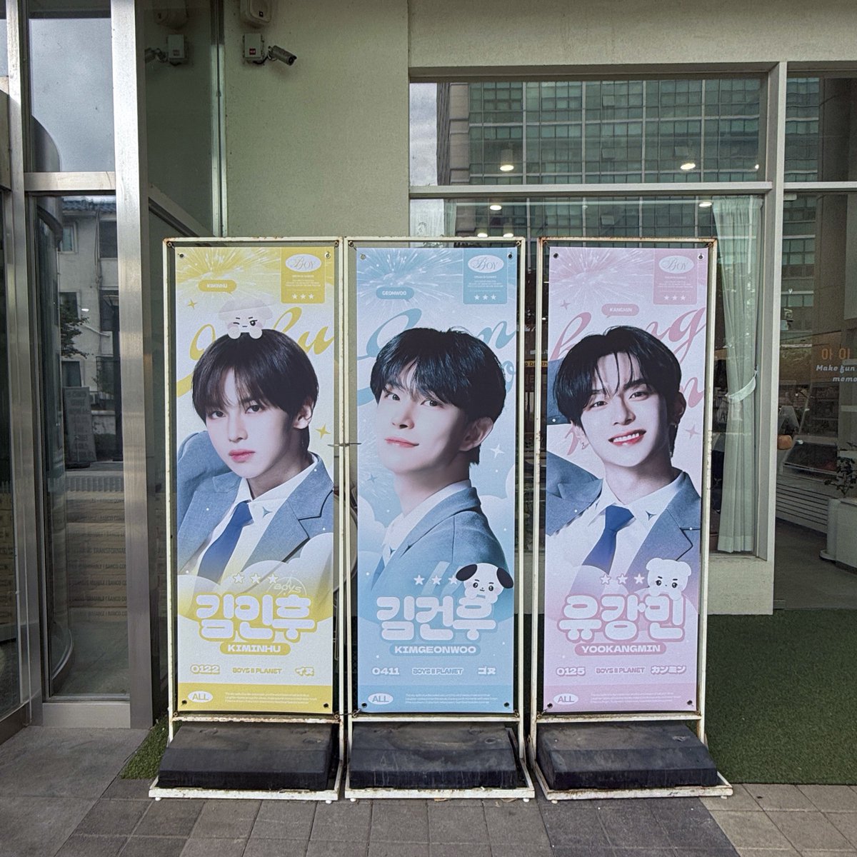 dreaminsummer__'s tweet photo. 오늘 오후 17:20-17:30 분까지 김건우,유강민 배너 나눔을 진행하겠습니다. 원하시는 분은 연수증을 가져와 주세요 https://t.co/Ijl362XQVo