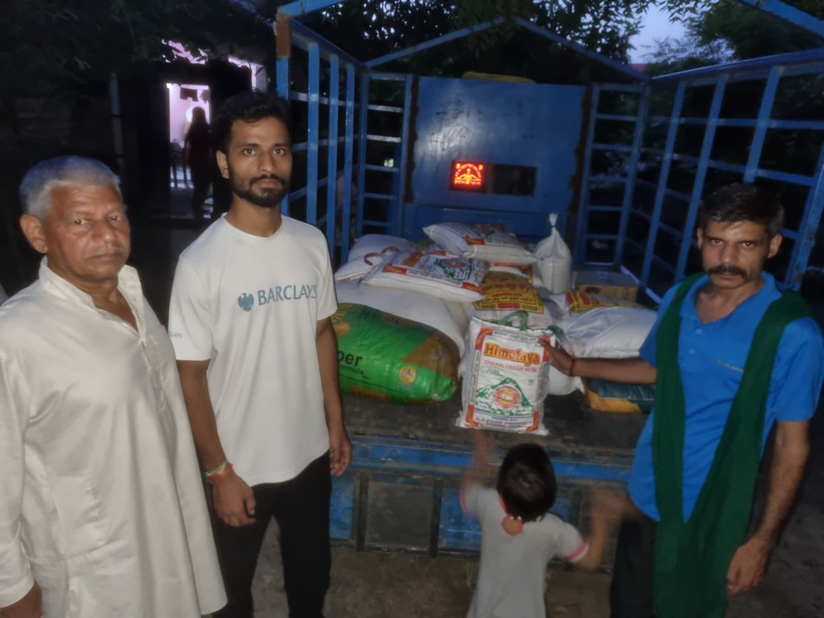 भारतीय किसान यूनियन (तेवतिया) सेवा मे समर्पित
जोया केंद्रीय कार्यालय से राष्ट्रीय अध्यक्ष गौरव सिंह ने मथुरा बाढ़ पीड़ितों हेतु पहली राहत खेप रवाना की तयारी

15,000 रुपये की खाद सामग्री
1,75,000 रुपये की दवाइयाँ (गुप्त दान) दी गई

रोहित तोमर सामली
अमित चोहान
पवन शर्मा
BKUT