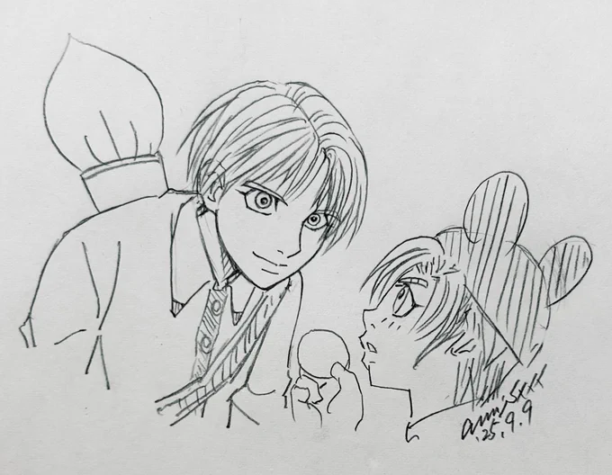 絵の具乾かし中。

珈琲ガブ飲みしながら続きの楽描き。

『歩き回ってお腹がグゥと鳴ったら側にいたお兄さんがお月様のようなお菓子をくれたよ。

王子様みたいに綺麗だなぁ。
でも背負っているの剣じゃない。』

物語はずっとリキッド視点で進んでいます。  柴田亜美 