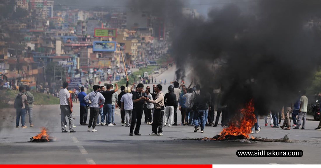 当局によると、ネパールの首都で月曜日、汚職と政府によるソーシャルメディアプラットフォームへの新たな規制に抗議するデモが行われ、少なくとも19人が死亡、数百人が負傷した。地元メディアによると、「ジェネレーションZ」の抗議活動と称されるこのデモでは、数百人が負傷したという。
