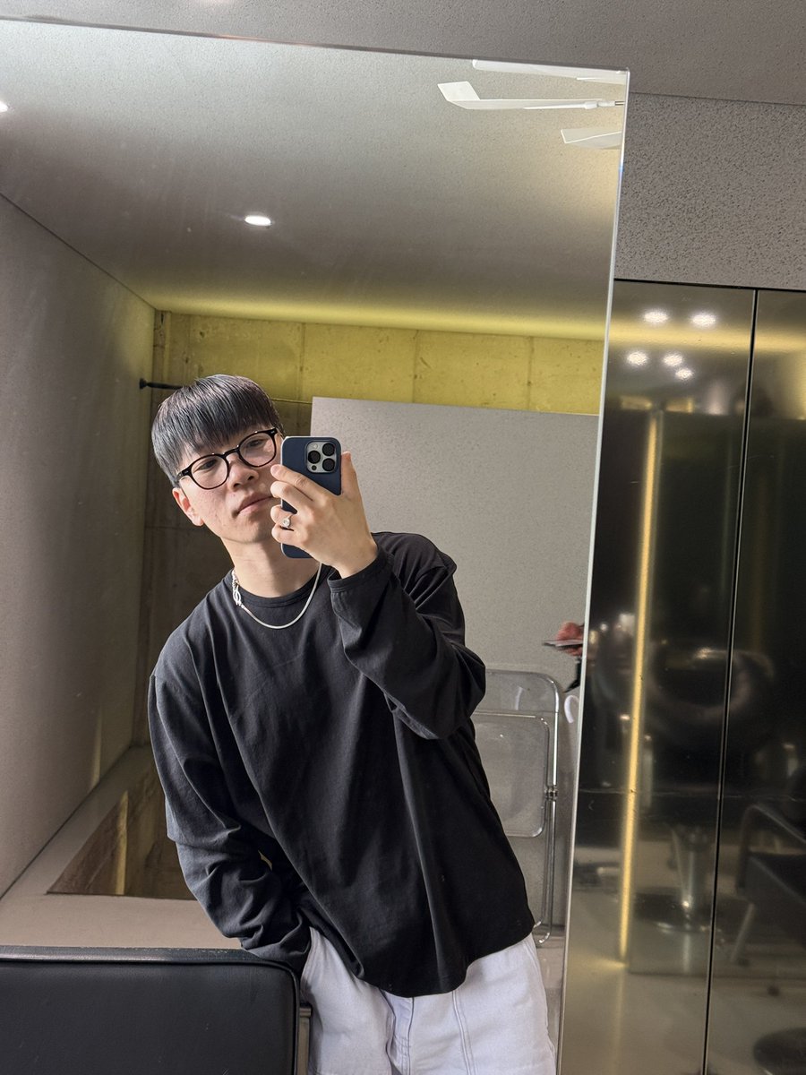 머리를 어서어서 기르자..