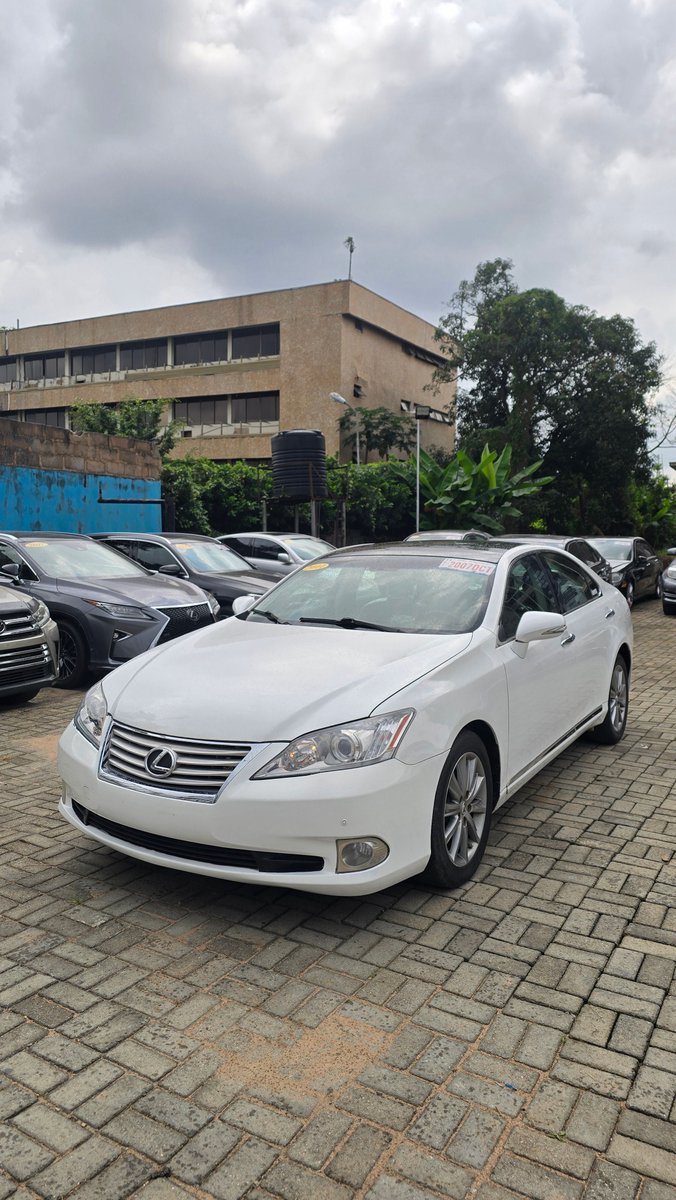 carworldng's tweet photo. 2011 Lexus ES350 Premium β Foreign Used
β
V6 Engine | Sunroof | Leather Interior | Reverse Cam
π° β¦16.5M | π Benin City
π 08107111256
Comfort, elegance, and value. Drive Supreme.
#LexusES350 #SupremeCarWorld #UsedCarsNG #LuxurySedan #NaijaCarDeals #BeninCityCars #DriveLuxury