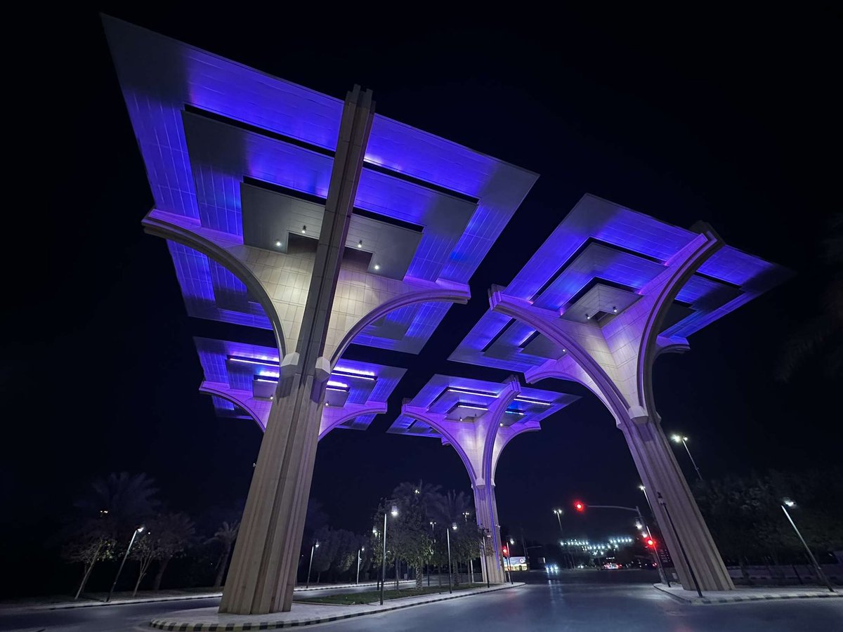 تكتسي جامعة الملك سعود باللون البنفسجي تضامناً مع حملة الشهر العالمي لمرض ألزهايمر #لاتنساني
#الشهر_العالمي_لمرض_ألزهايمر 
#جامعة_الملك_سعود 
<a href="/SaudiAlZheimer/">الجمعية السعودية الخيرية لمرض ألزهايمر</a>