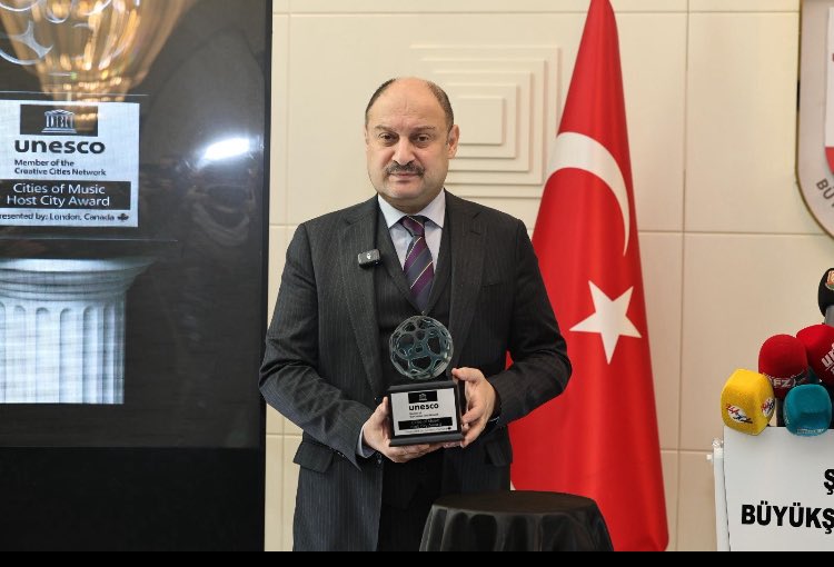 Şanlıurfa, kültürel kimliğini koruyarak, modern ve çevreci bir şehir olarak yükseliyor. #MehmetKasımGülpınar