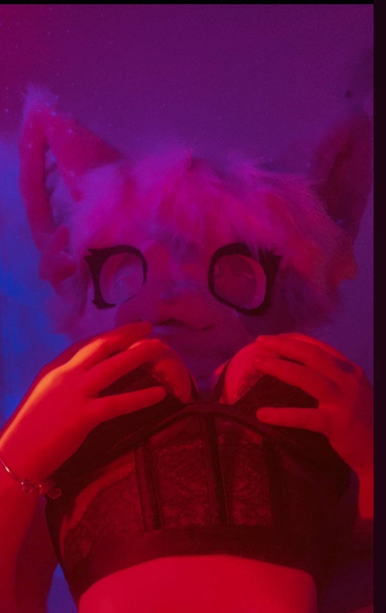 My boobs are so heavy could you come hold them for me :3

#nsfwtwtًً  #yiff #mursuit #nsfwfurry #nsfw #furryyiff #mursuiter #sexyfurry