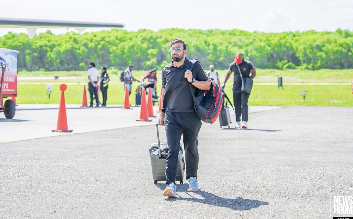 IftiMania's tweet image. Trust me, I am not a Hollywood actor! 😏

#IftiMania #Cricket #Pakistan