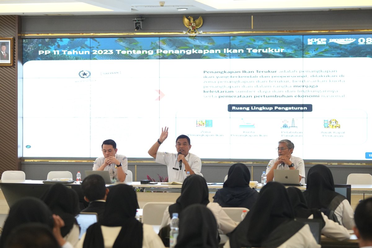 Hai #SahabatBahari, hari ini Plt Dirjen Perikanan Tangkap Ridwan Mulyana, didampingi Katimja SDMAO Taufiq Budiman dan Katimja Program Tono Amboro, berkesempatan memberikan materi pada kegiatan Management Trainee bagi Calon Pegawai Negeri Sipil (CPNS) Kementerian Kelautan dan