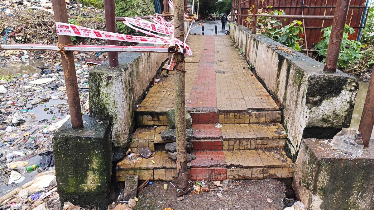 The pedestrian bridge near Somaiya Hospital has been in a damaged state for a month. With heavy daily use by patients, relatives, and students, the risk of collapse is high. Municipal authorities must act immediately.
<a href="/mybmc/">माझी Mumbai, आपली BMC</a> <a href="/mumbaimatterz/">मुंबई Matters™🇮🇳</a> <a href="/cityofdreamsnow/">मी महाराष्ट्राचा</a> <a href="/save_our_mumbai/">MumBoy</a>